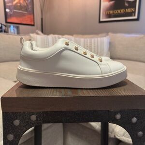 🍀3/$30 White slip on shoes with gold pearls